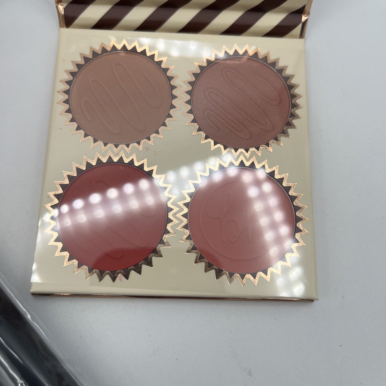 BH Cosmetics Chocolate Cherry Truffle 4 Color Blush Palette, w/ Brush, NEW