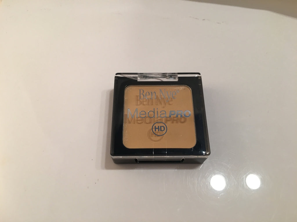 New Ben Nye Banana Creme Compact W/Brush, Sponge & Puff Makeup Kim Kardashian