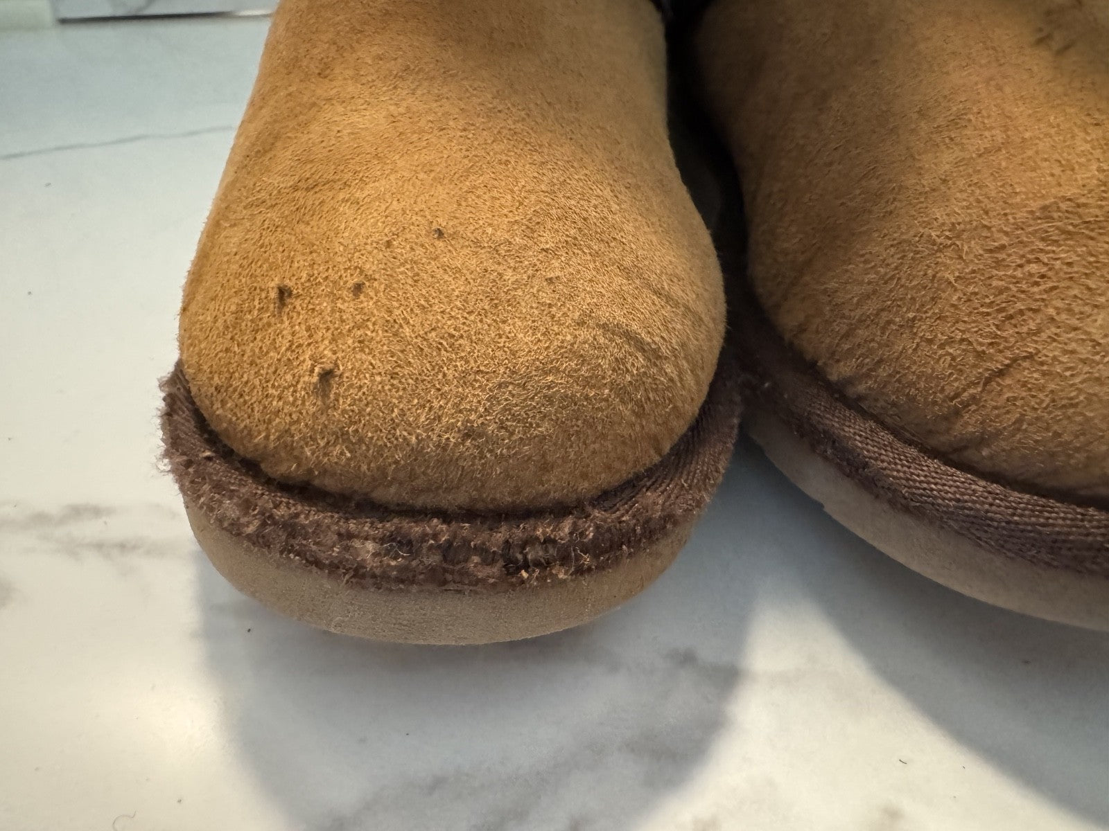 UGG Australia Youth BLAISE Sort Brown Suede ZIP BOOT, Used Size 1, Pre-owned