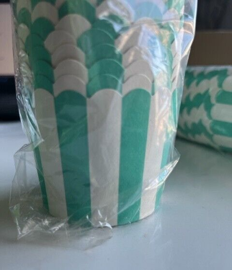 STARUBY Green White Strips Muffin Cupcake Baking Paper Cups Liners 2.36in -100pk