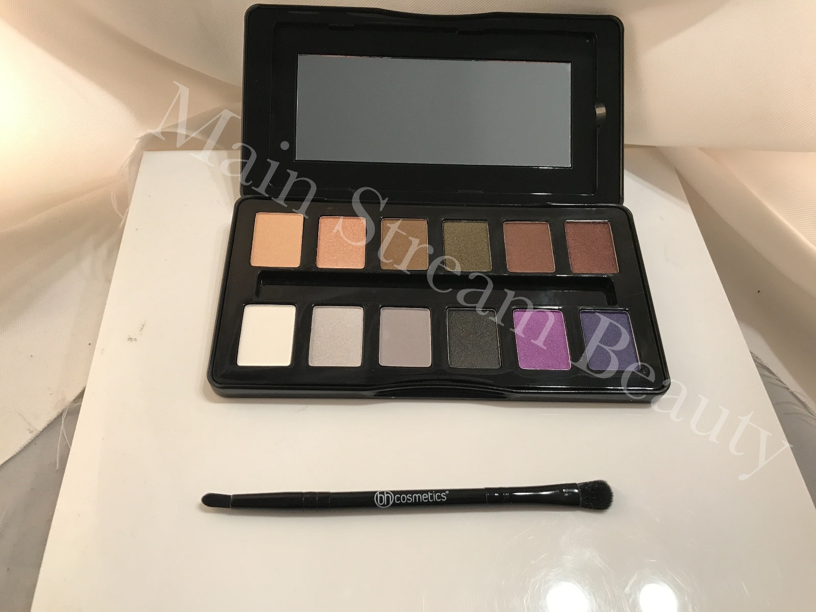 BH Cosmetics Nude Rose Night Fall 12 Color Eyeshadow Palette+Brush+Beauty Sponge