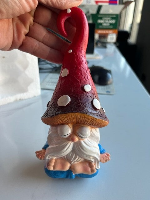 VVgifts Gnome Figurines Decor Gnome Sculpture Statue Home/Office 7 1/2 in-NIB