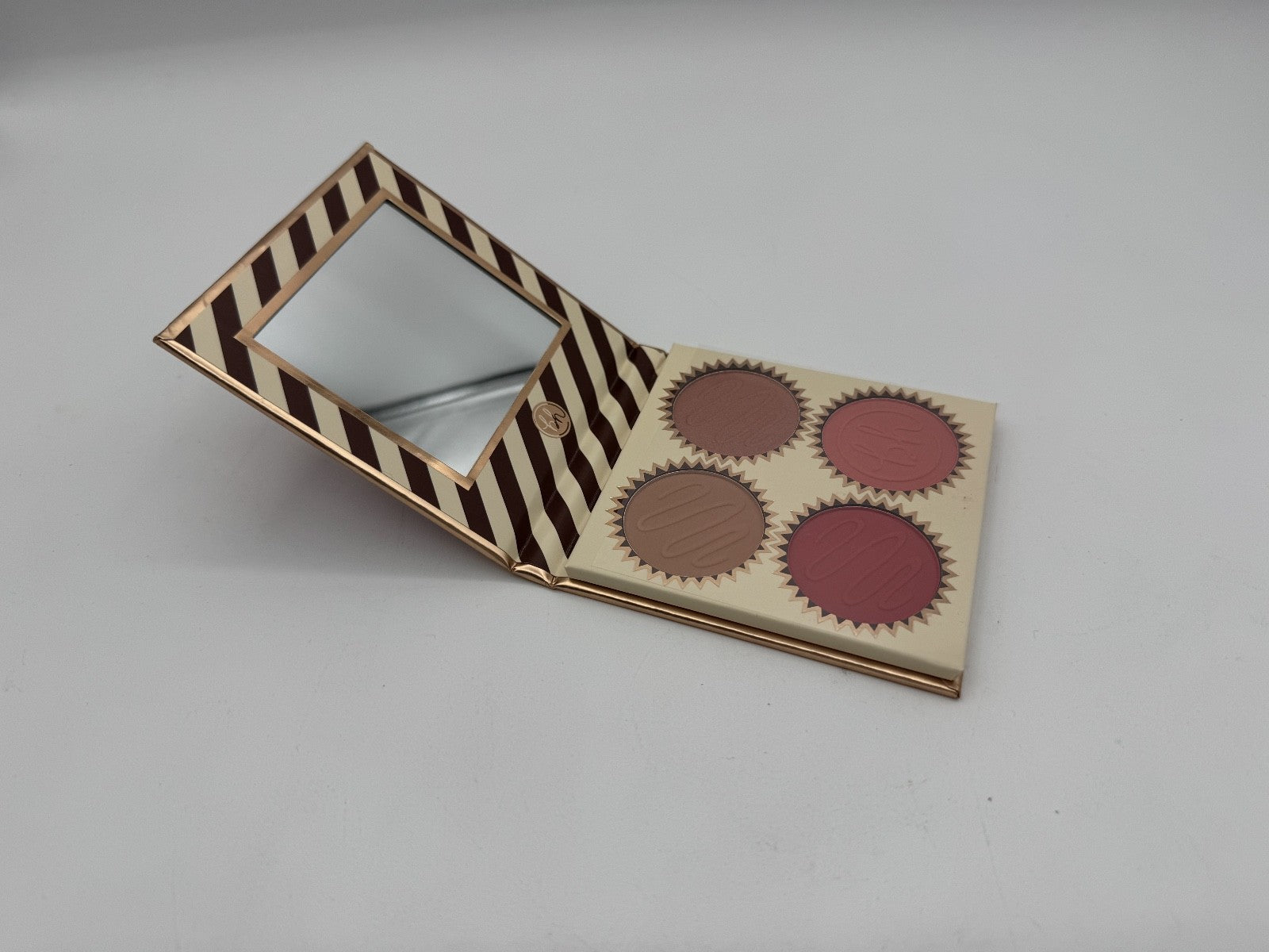BH Cosmetics Chocolate Cherry Truffle 4 Color Blush Palette, w/ Brush, NEW