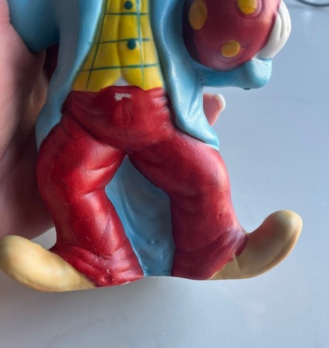 Vintage 1986 Enesco Hand Painted Porcelain Clown Figurine Balls 6.5 Collectable