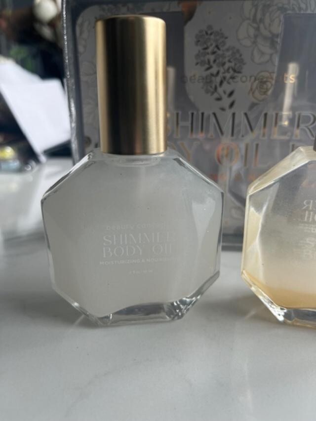 Beauty Concepts Shimmer Body Oil Moisturizing & Nourishing 2 Pcs Set Glow NIB