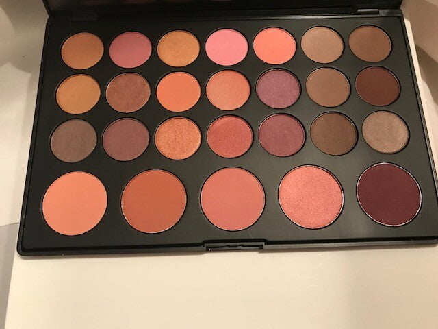 Coastal Scents Makeup 26 Eye Shadow BLUSH PALETTE + Beauty Blending Sponge