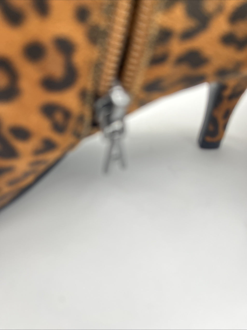 Aerosoles EDITH Leopard Print Zip Pointed Toe Ankle Fax Suede Heel Boot Sz.8 New