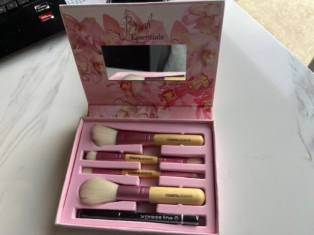 Coastal Scents 5pc Brush Essentials Face, Blush and Eyeshadow