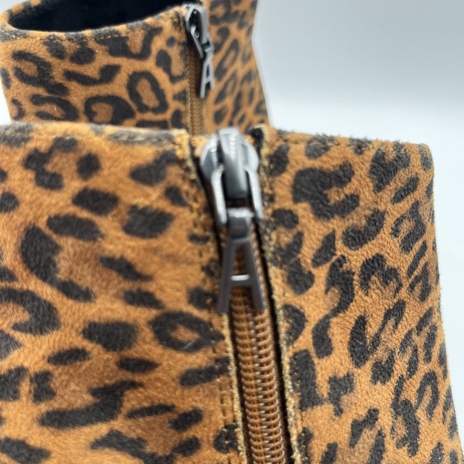 Aerosoles EDITH Leopard Print Zip Pointed Toe Ankle Fax Suede Heel Boot Sz.8 New