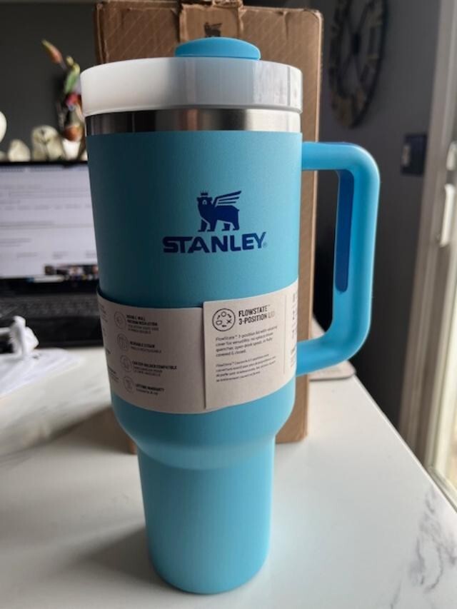 Stanley 40 fl oz Stainless Steel H2.0 Flowstate Quencher - Blue