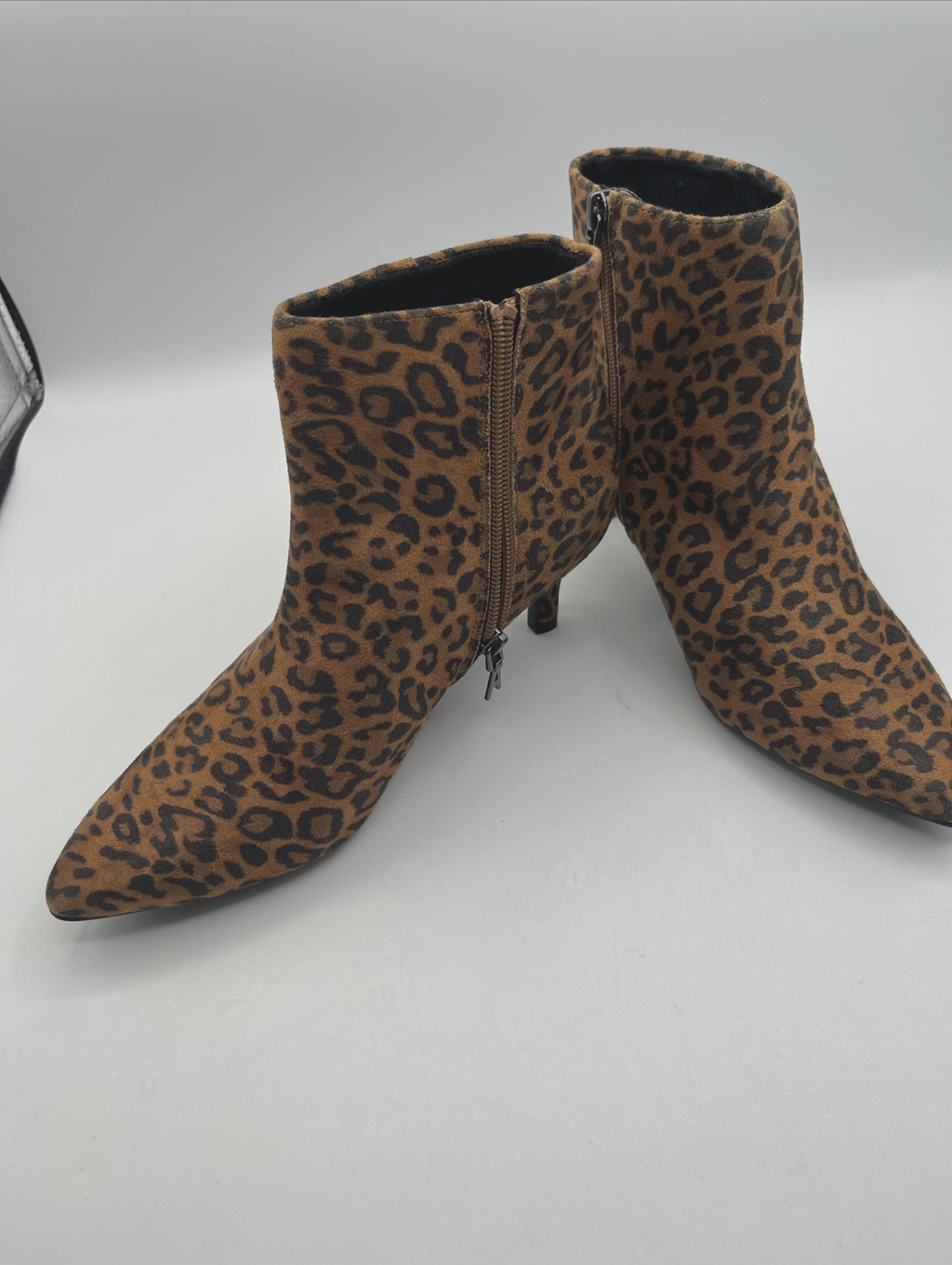 Aerosoles EDITH Leopard Print Zip Pointed Toe Ankle Fax Suede Heel Boot Sz.8 New