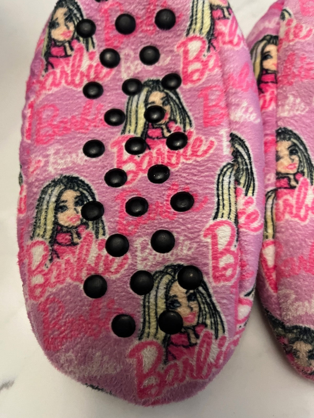 BARBIE MATTEL Fuzzy Babba Slippers Shoe Sz. 5-7, stretchable w/gripps-Pre-owned