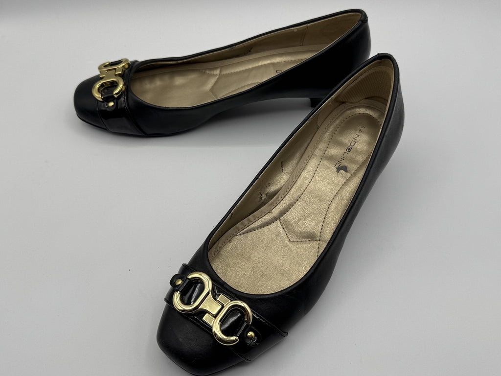 Bandolino Black Leather Heel Loafer, Gold Buckle, Size 8 1/2M, Slip-on,Pre-owned