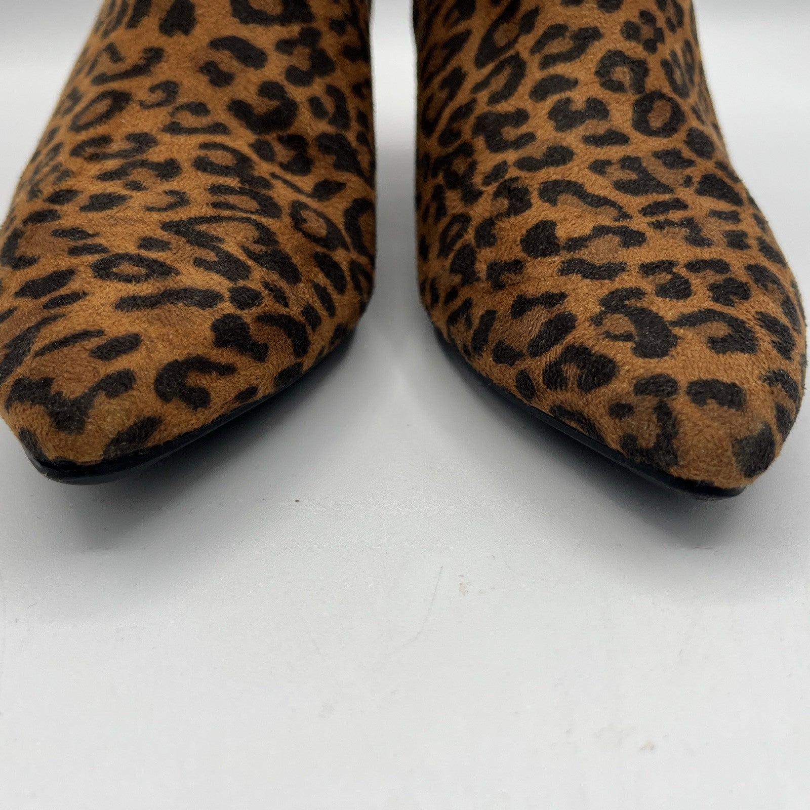 Aerosoles EDITH Leopard Print Zip Pointed Toe Ankle Fax Suede Heel Boot Sz.8 New