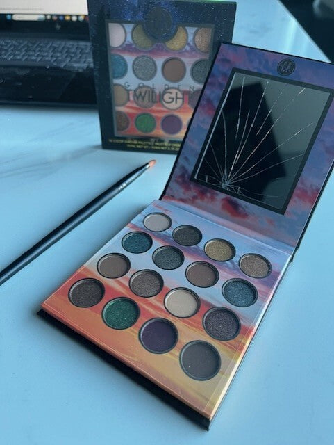 BH Cosmetics Golden Twilight 16 Color Eyeshadow Palette Makeup w/Brush, Read
