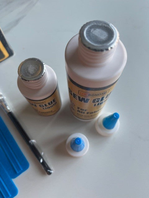 LOCBONDSO Fabric Glue, Liquid Stitch Fabric Sew Glue for Clothing Adhesive NIB