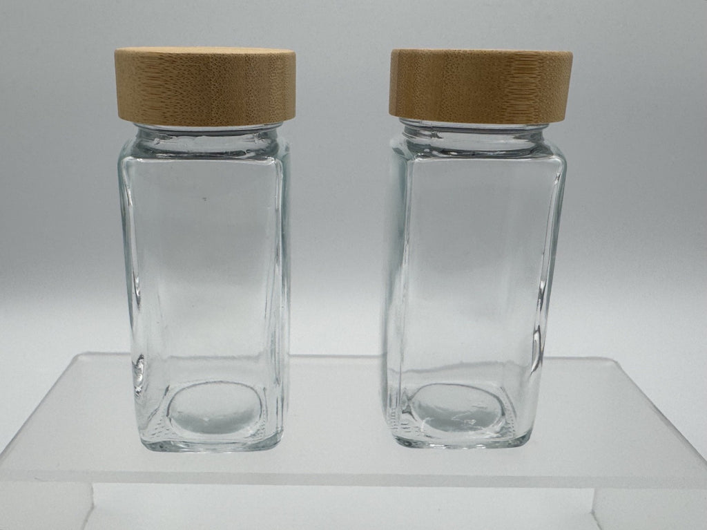 2Pcs 4oz Glass Spice Jars with Shaker Lids, Bamboo Lid w/ Pre-Made Labels