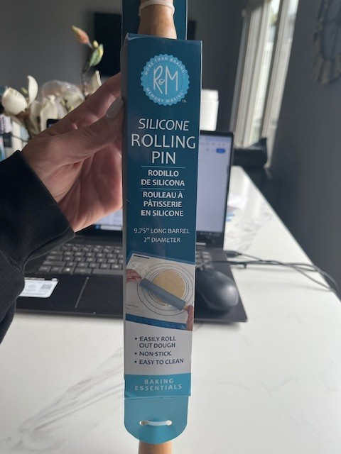 R & M Silicone Rolling Pin w/Wooden Handle for Baking, 9.75 in. GRAY, Non Stick