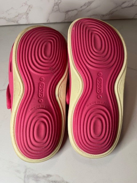 Crocs Classic Clog Hot Pink Unisex Adult Slip on 6 Lightweight Comfort PREowned