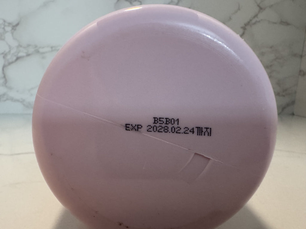 Kwailnara Welcos Strawberry Milk Body Cleanser, K-Beauty, 560mL/ 19.7 Oz. NEW