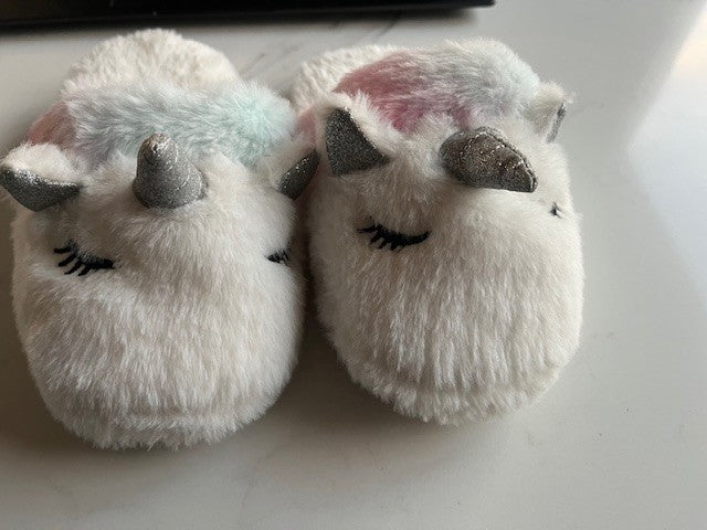 The Children's Place Girls White Pink/Blue Unicorn Slipper Slip on YOUTH 12-13