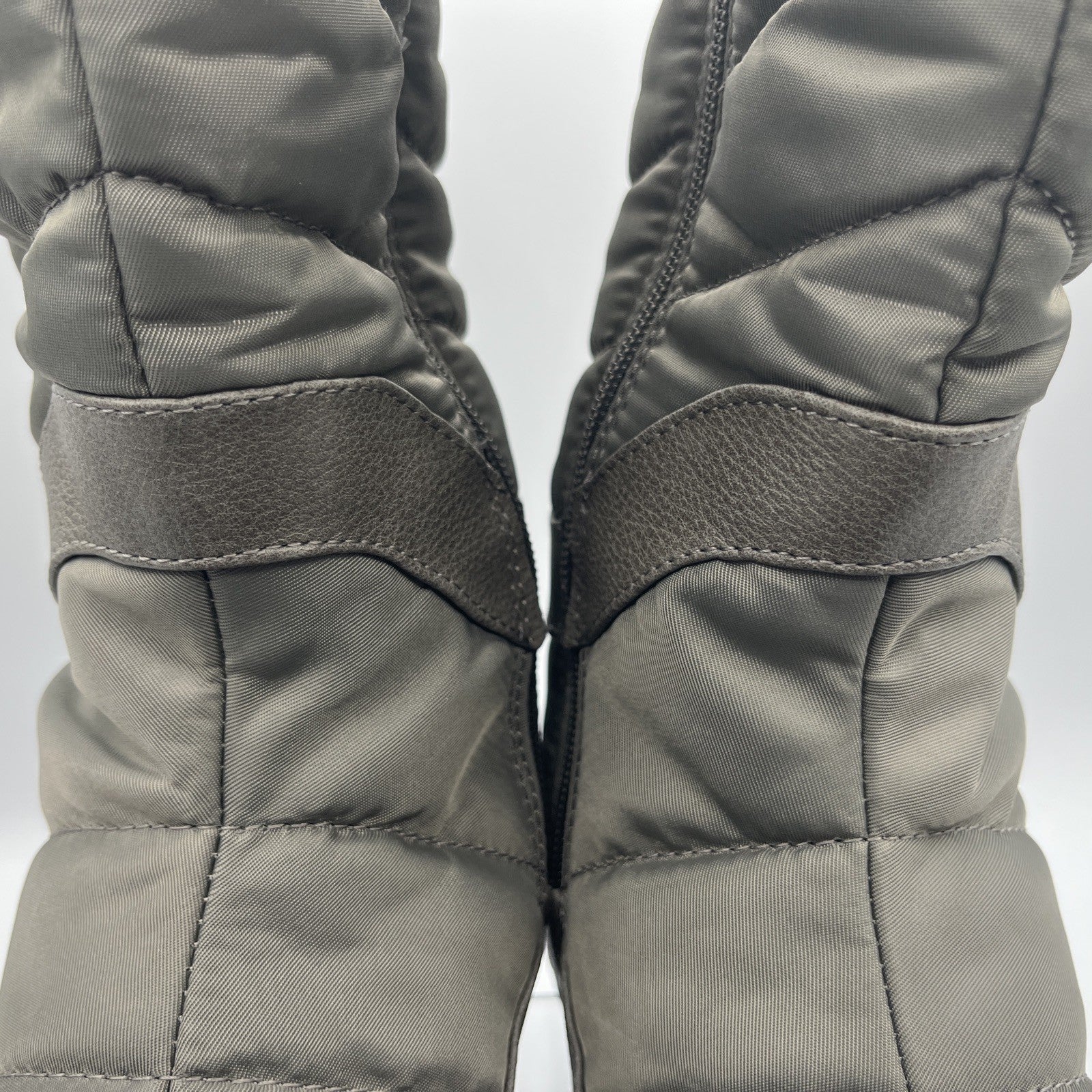 Bella Vita Women's Nylon Aspen Flat Winter Boot, Grey, Waterproof 11 Wide NIB