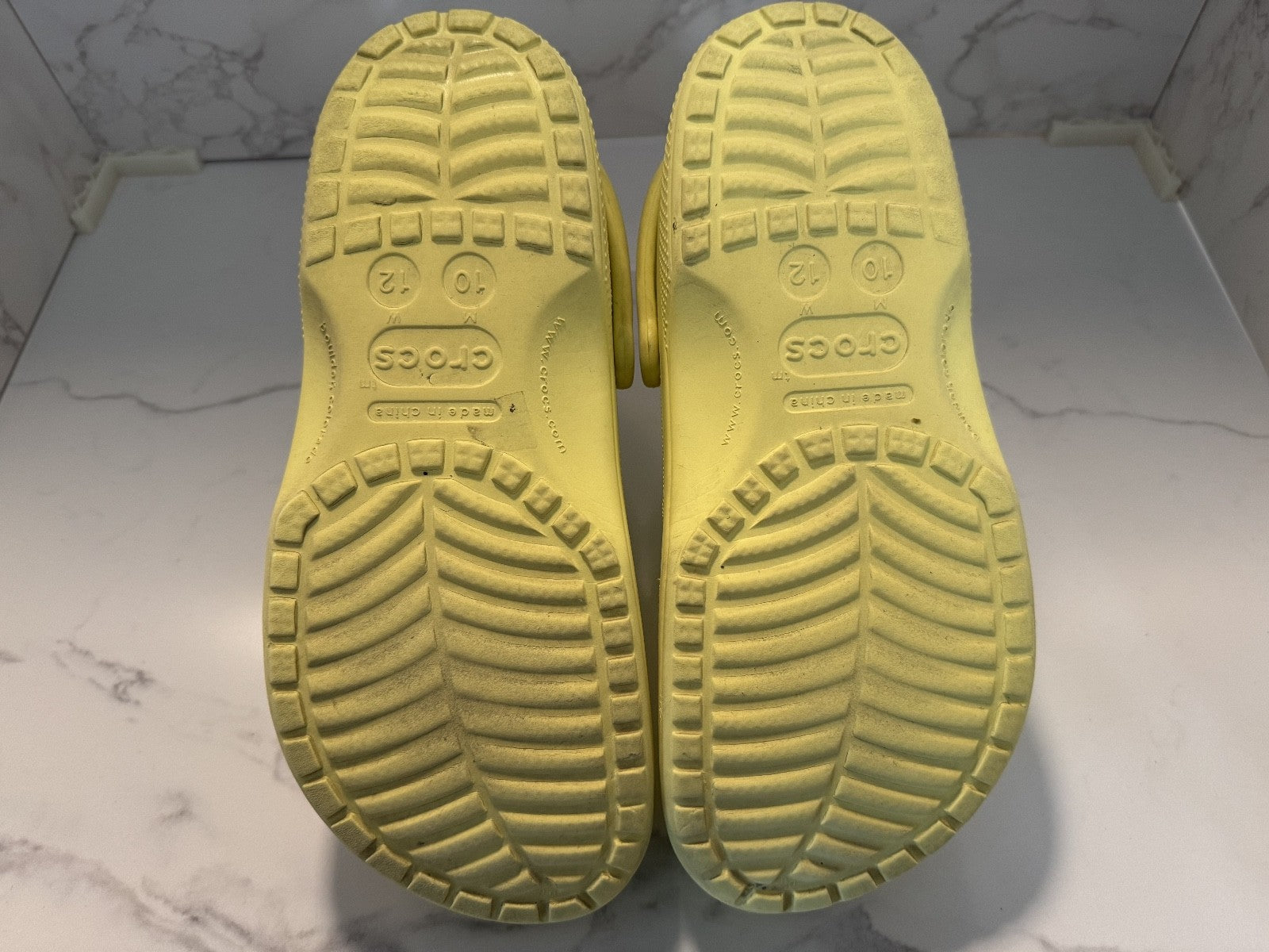 Crocs Classic Shoes Yellow Slip On Clogs Sandals Waterproof Sz Men’s 10 Women 12