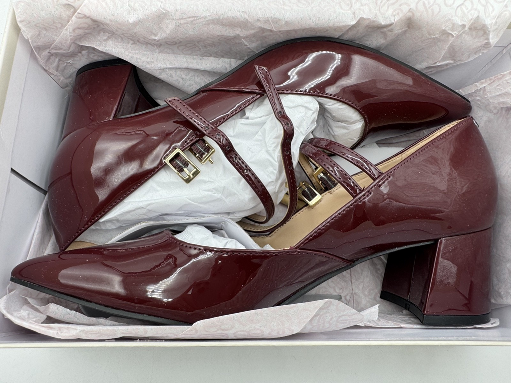 Bandolino Mary J Smith Dark Red, Size 7M Women's Pumps w/Block Heel NIB-006