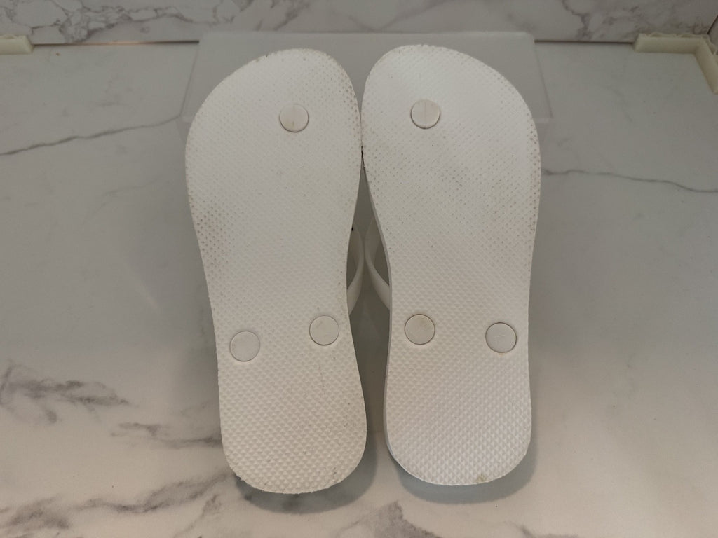 2 Pairs, Old Navy Flip flop Pink & White, Size 1-2 Pre-owned, Excellent Conditio