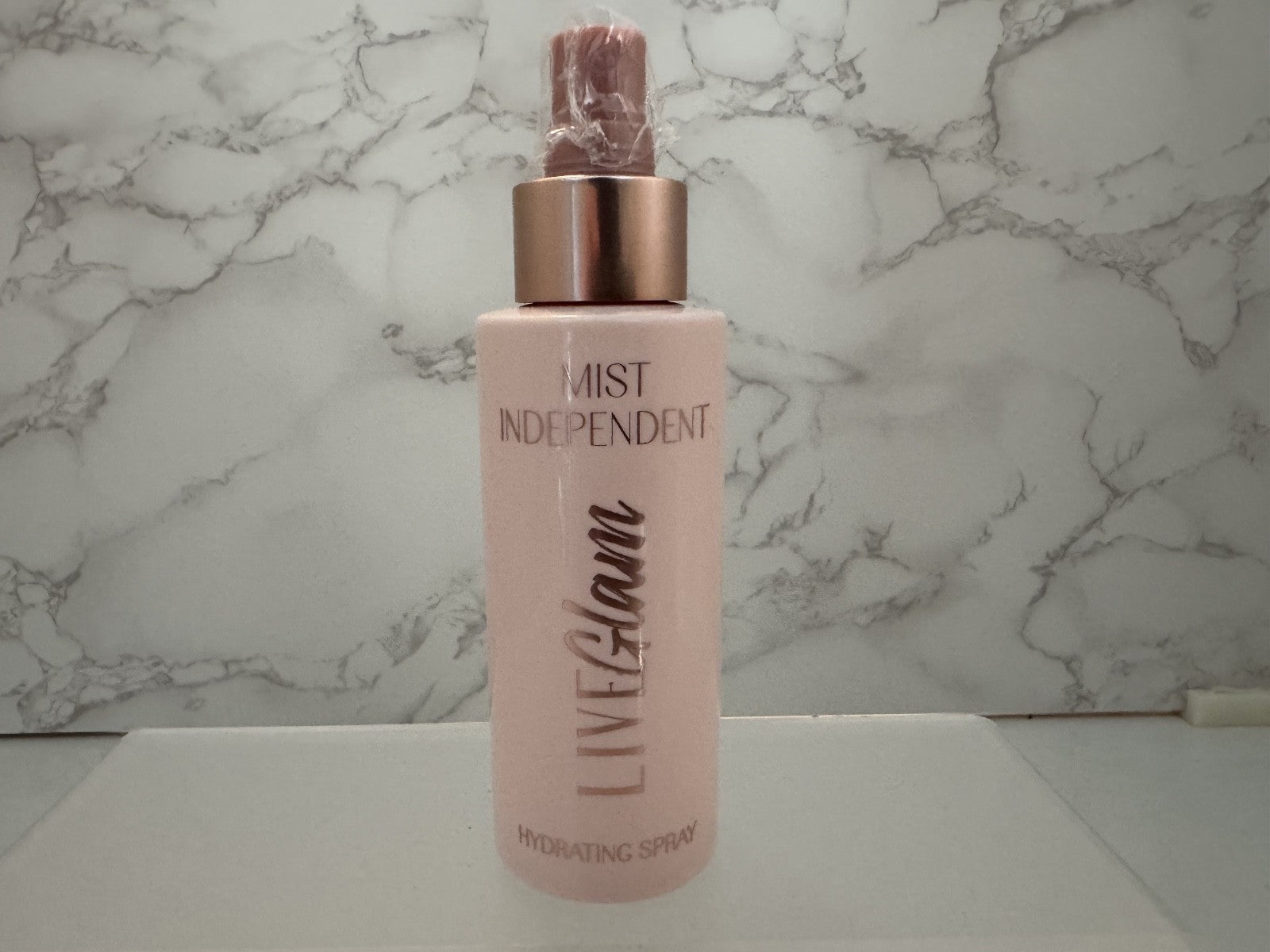 Live Glam Mist Independent Hydrating Spray 3.38 Oz. Face Glow, NWOB, No Cap