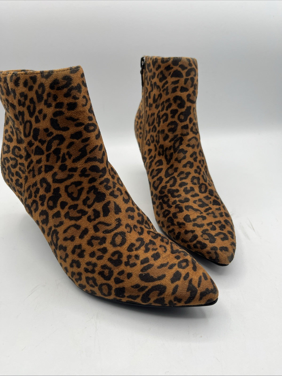 Aerosoles EDITH Leopard Print Zip Pointed Toe Ankle Fax Suede Heel Boot Sz.8 New