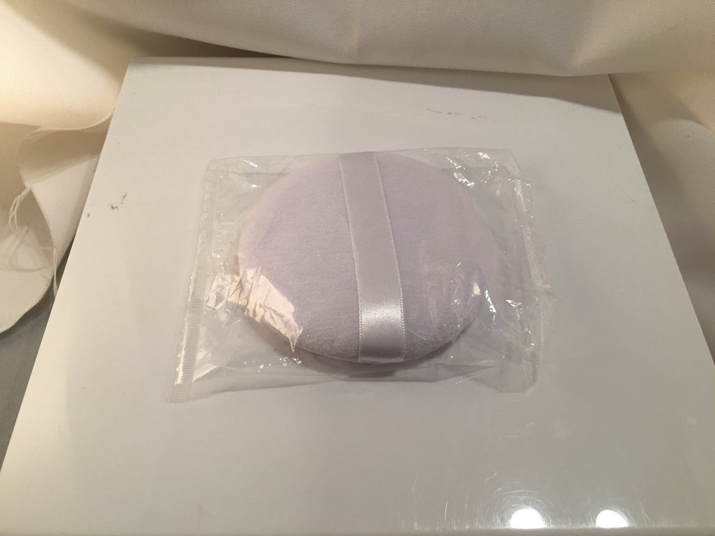 New Ben Nye Banana Creme Compact W/Brush, Sponge & Puff Makeup Kim Kardashian