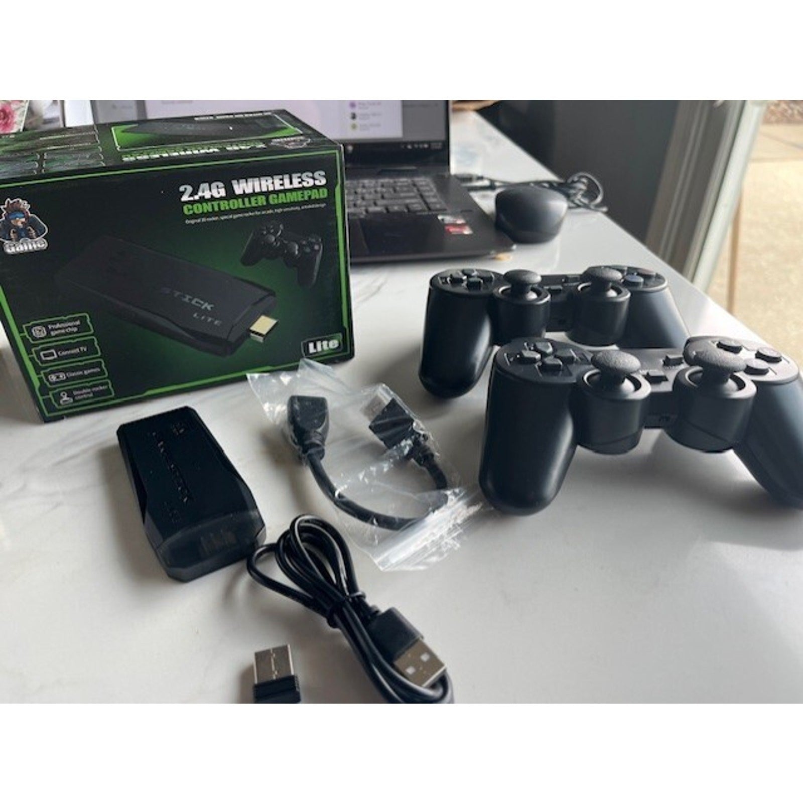 NEW 2.4G Wireless Controller Gamepad Lite 4K Ultra HD Game Stick Lite KIT- NIB