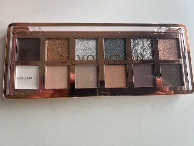 New BH Revolution London Makeup Smokey Icon 12 color Eye Shadow w/Brush Gift Set