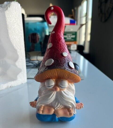 VVgifts Gnome Figurines Decor Gnome Sculpture Statue Home/Office 7 1/2 in-NIB