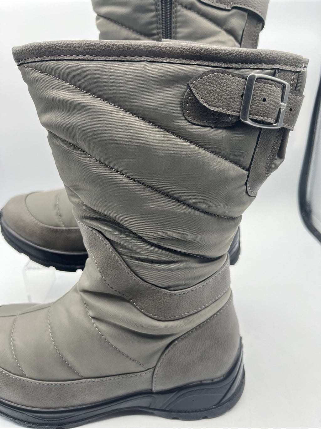 Bella Vita Women's Nylon Aspen Flat Winter Boot, Grey, Waterproof 11 Wide NIB