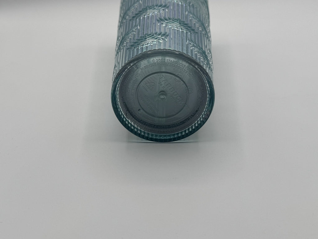 Starbucks 2022 Scales Green Iridescent Rainbow 24 oz Venti Tumbler Cup Mermaid