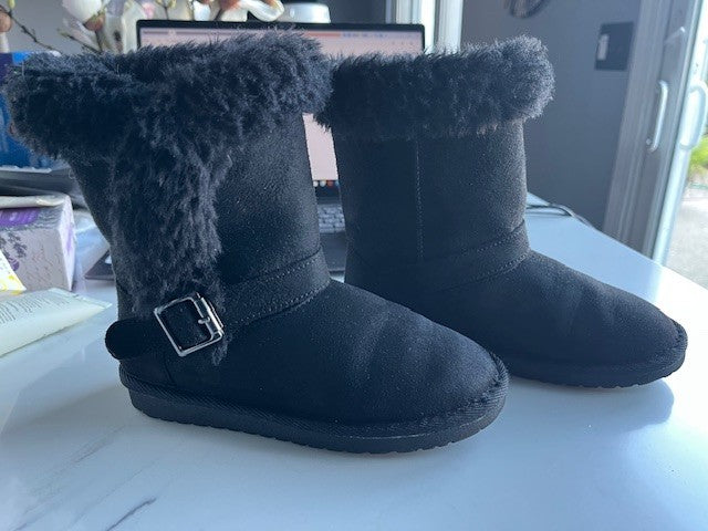 The Childrens Place Girls Buckle Faux Fur Chalet Boots Black Youth Girls Size 13