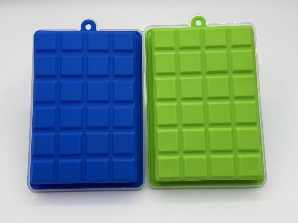 2 pk. Soft Silicone Ice cube Tray with PP Lid, BPA free 36 Cubes ea. GR/BL NEW