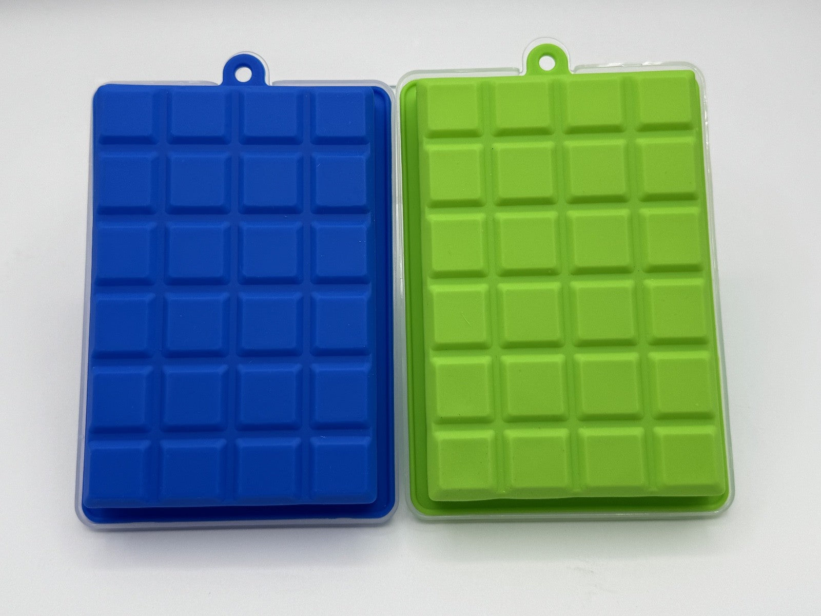 2 pk. Soft Silicone Ice cube Tray with PP Lid, BPA free 36 Cubes ea. GR/BL NEW