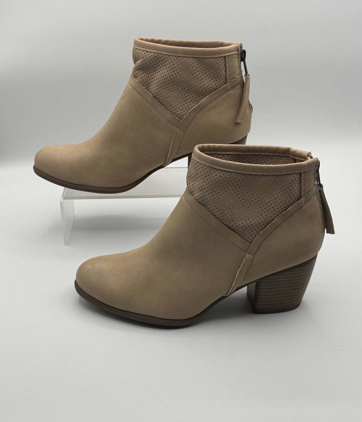 White Mountain Women's Leather Side Zip Ankle Heel Bootie Sz 9 1/2 Tan,Pre-owned
