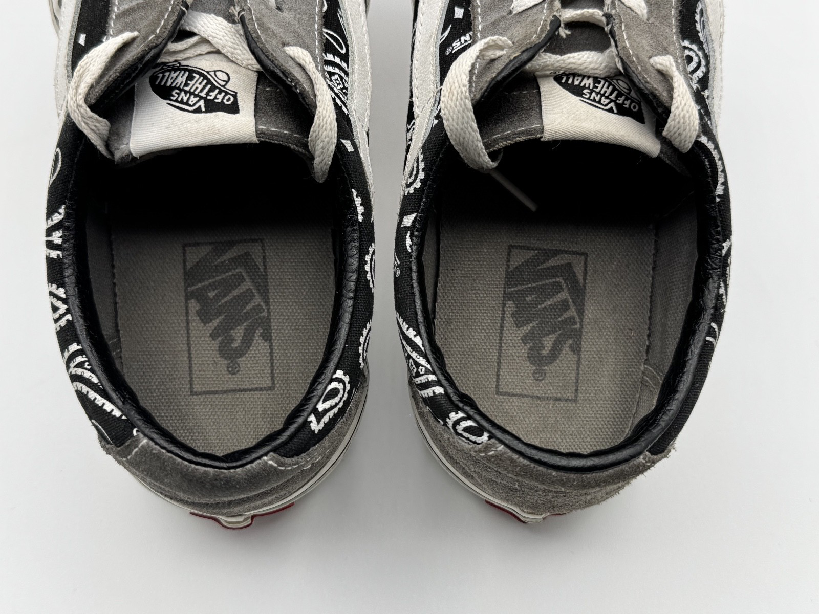 Vans SK8 Low Paisley Gray Unisex Sneakers Shoes Men Size: 9.5 Women Size:11, Pre