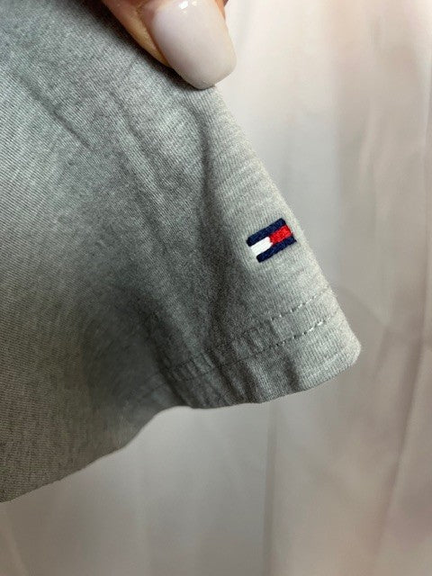 Youth Boys Tommy Hilfiger Cotton T-Shirt Size Medium 12/14 Gray Pre-owned