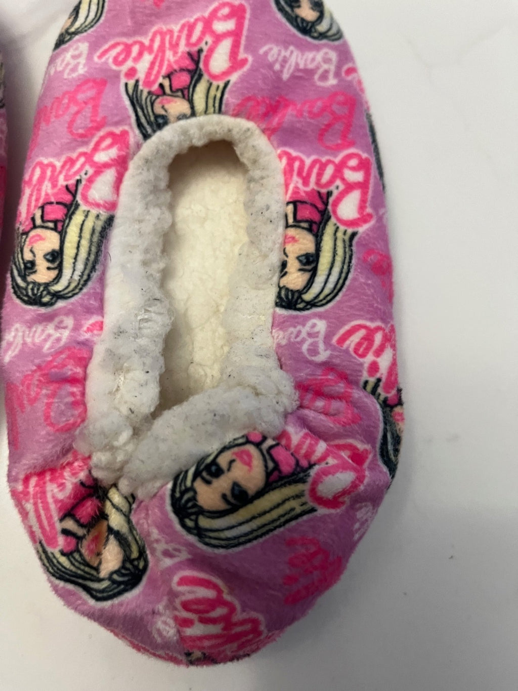 BARBIE MATTEL Fuzzy Babba Slippers Shoe Sz. 5-7, stretchable w/gripps-Pre-owned
