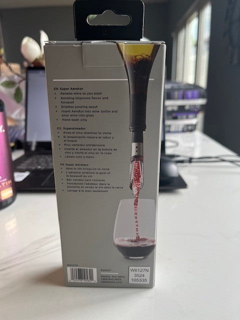 Rabbit Wine Bottle Super Aerator & Wine Pourer, improves Flavor, Dripless ~ NIB