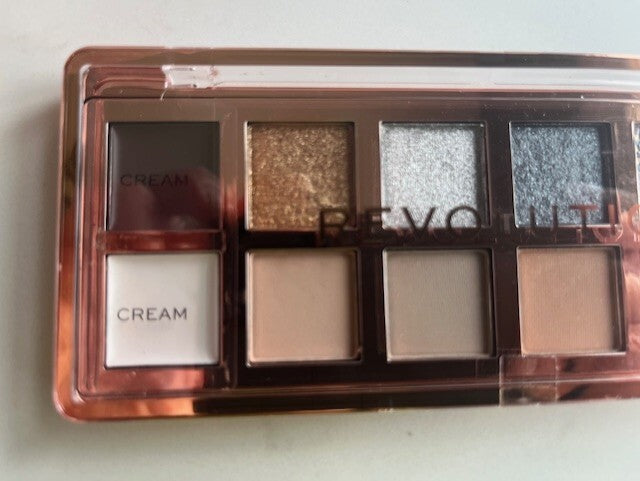 New BH Revolution London Makeup Smokey Icon 12 color Eye Shadow w/Brush Gift Set