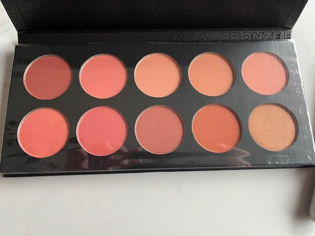 BH Cosmetics Essential 10 Color Bronzer/Blush  Contour  Palette w/Brush NEW