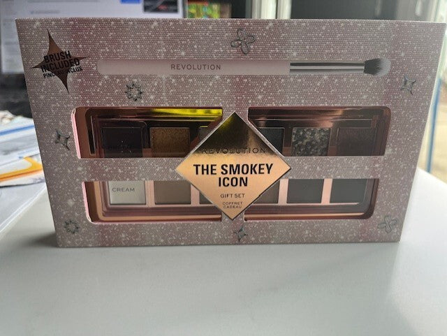 New BH Revolution London Makeup Smokey Icon 12 color Eye Shadow w/Brush Gift Set