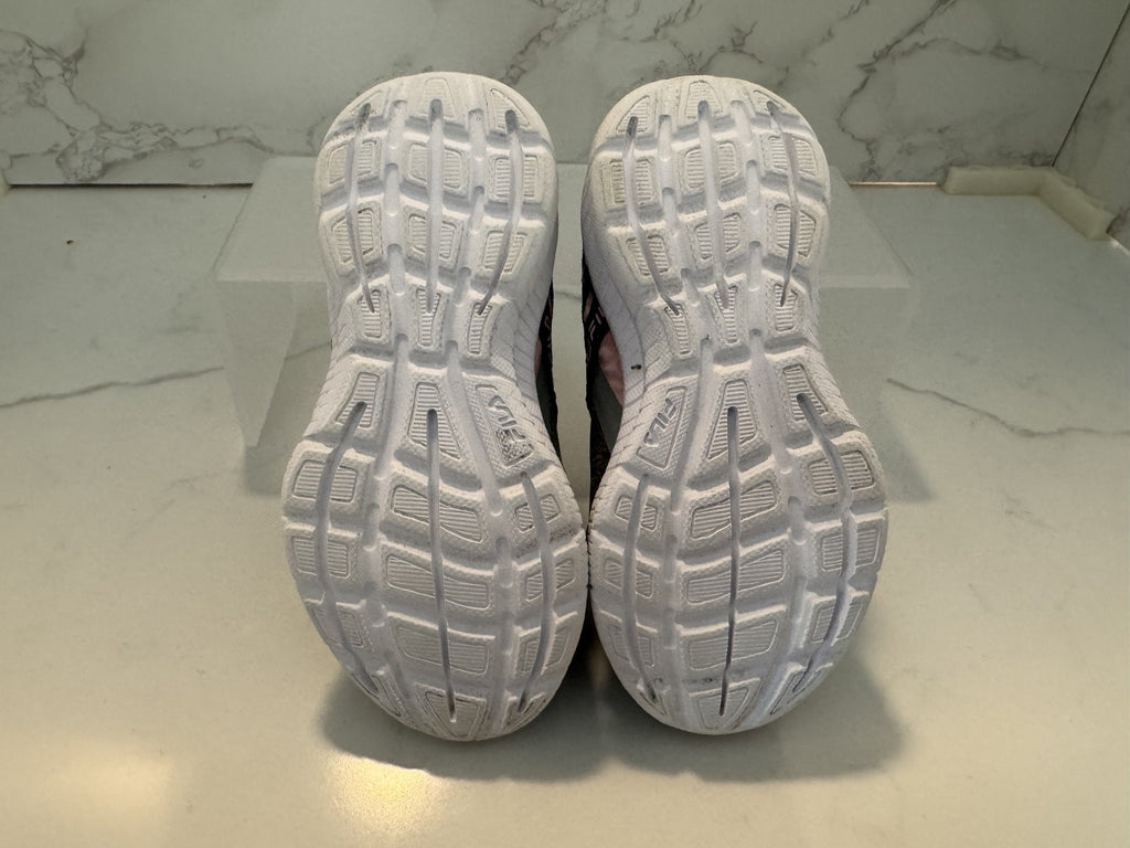 Fila Girls Grey Pink Sneakers Athletic Shoes Size 6T, Pre-owned, Excellent Condi
