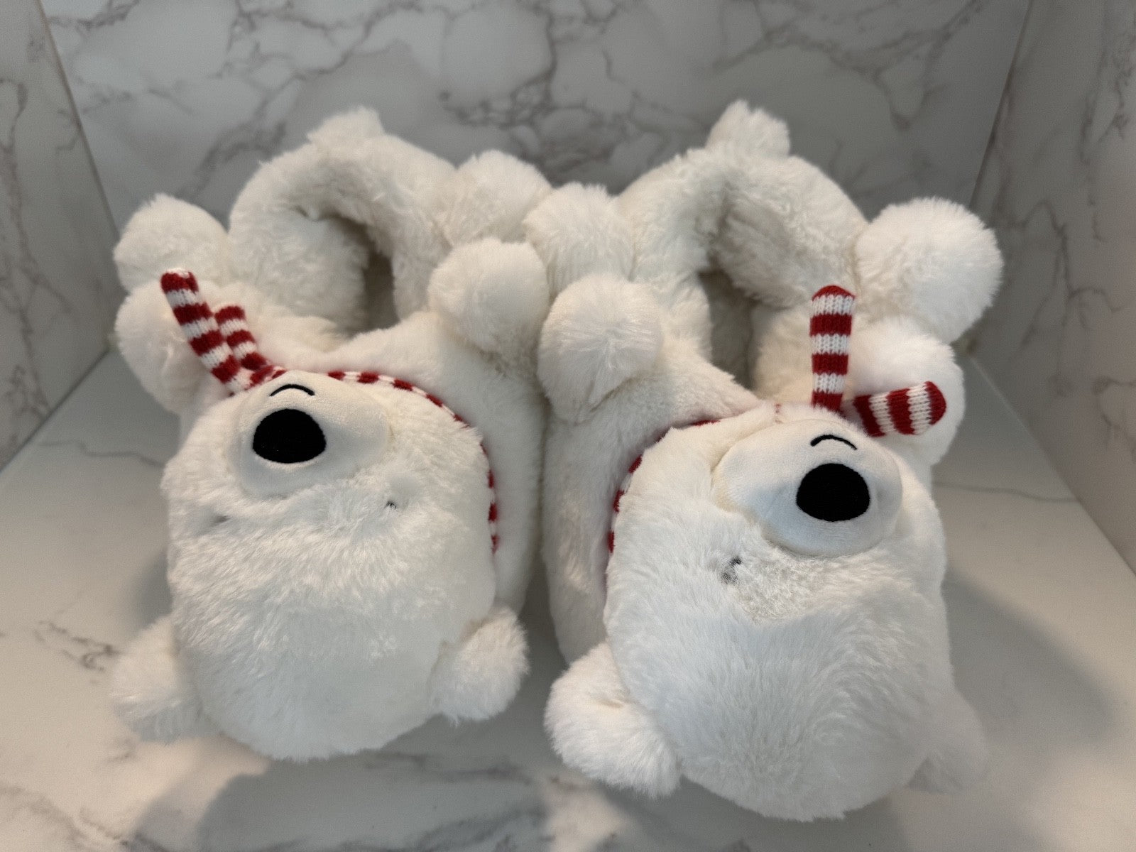 Wondershop Kids Slippers Polar Bear Holiday Christmas Size L (4-5) Soft, Pre-own